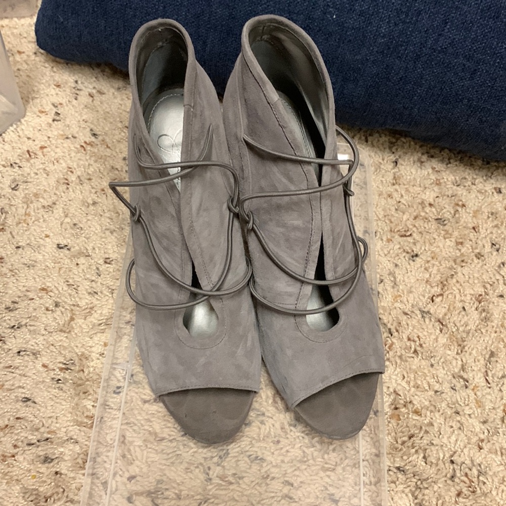 Jessica Simpson grey heels